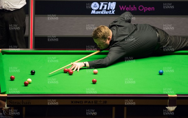 160220 -  Welsh Open Snooker Final, Motorpoint Arena, Cardiff - Shaun Murphy plays a shot as he competes against Kyren Wilson in the Welsh Open Snooker Final