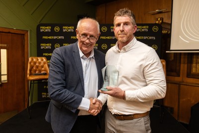 150926 - Welsh Rugby Writers� Association Annual Awards, in association with Premier Sports - Super Rygbi Cymru Player of the Year � Sion Parry (Ebbw Vale), presented by Rob Cole, received by Sion�s Father