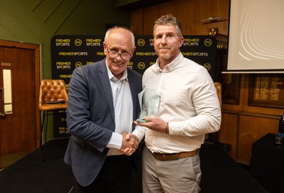 150926 - Welsh Rugby Writers� Association Annual Awards, in association with Premier Sports - Super Rygbi Cymru Player of the Year � Sion Parry (Ebbw Vale), presented by Rob Cole, received by Sion�s Father