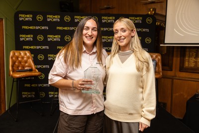 150926 - Welsh Rugby Writers’ Association Annual Awards, in association with Premier Sports - Liza Burgess award for Wales Women's Player of the Year – Courtney Keight (Sale Sharks Women & Wales Women), presented by Lauren Salter
