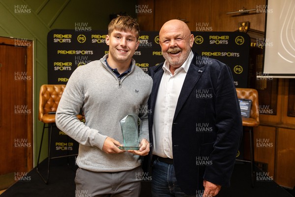 150926 - Welsh Rugby Writers’ Association Annual Awards, in association with Premier Sports - Wales Men's Young Player of the Year – Steffan Emanuel (Cardiff & Wales Under-20) presented by Justin Burnell