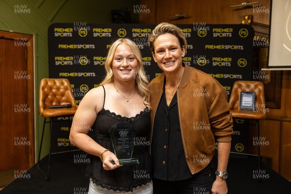 150926 - Welsh Rugby Writers’ Association Annual Awards, in association with Premier Sports - Wales Women’s Young Player of the Year – Seren Lockwood (Brython Thunder & Wales Women), presented by  Philippa Tuttiet