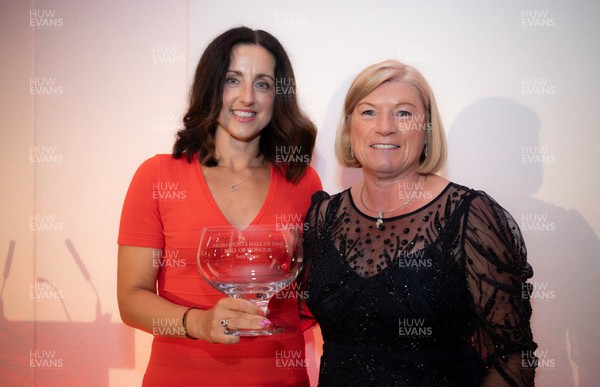 140923 - Welsh Sports Hall of Fame Dinner, Cardiff City Stadium - Welsh netball star Suzy Drane is inducted into the Welsh Sports Hall of Fame, with Prof Cara Aitchison