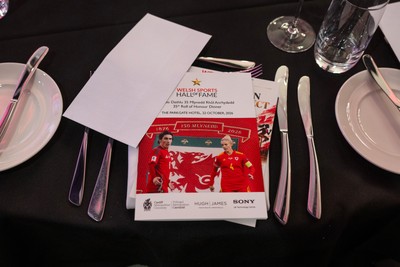 221026 - Welsh Sports Hall Of Fame Awards - 