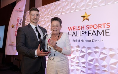 231025 - Welsh Sports Hall of Fame Awards Dinner, Parkgate Hotel, Cardiff - Hall of Fame inductee Joe Erskine is represented by daughter and grandson Sonia and Mark Erskine