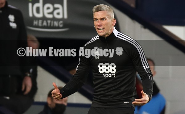 020122 West Bromwich Albion v Cardiff City, Sky Bet Championship - Cardiff City manager Steve Morison reacts during the match