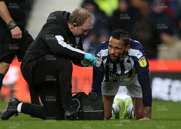 081219 - West Bromwich Albion v Swansea City - SkyBet Championship - Kyle Bartley of West Bromwich Albion goes off with a cut on his cheek