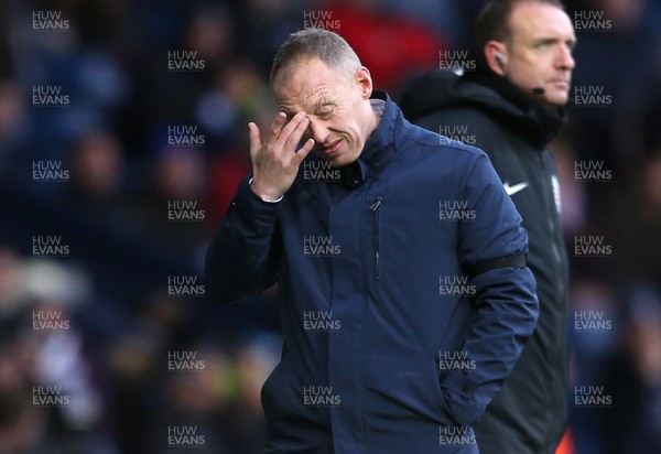 081219 - West Bromwich Albion v Swansea City - SkyBet Championship - Dejected Swansea City Manager Steve Cooper at full time