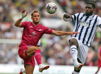 120823 - West Bromwich Albion v Swansea City - Sky Bet Championship - Jerry Yates of Swansea and Cedric Kipre of West Bromwich Albion