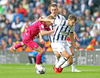 120823 - West Bromwich Albion v Swansea City - Sky Bet Championship - Oli Cooper of Swansea and Jayson Molumby of West Bromwich Albion and Jed Wallace of West Bromwich Albion