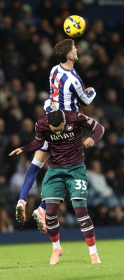 291125 - West Bromwich Albion v Swansea City - Sky Bet Championship - Adam Idah of Swansea and Chris Mepham of WBA