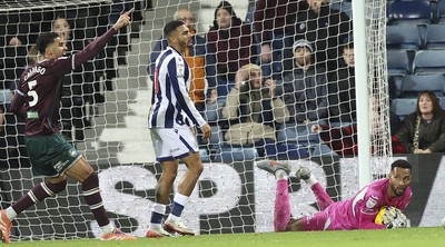291125 - West Bromwich Albion v Swansea City - Sky Bet Championship - Goalkeeper Lawrence Vigouroux of Swansea makes one of many saves in 2nd half
