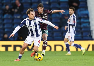 291125 - West Bromwich Albion v Swansea City - Sky Bet Championship - Goncalo Franco of Swansea and Callum Styles of WBA 