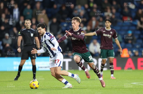 291125 - West Bromwich Albion v Swansea City - Sky Bet Championship - Ethan Galbraith of Swansea chases Alex Mowatt of WBA
