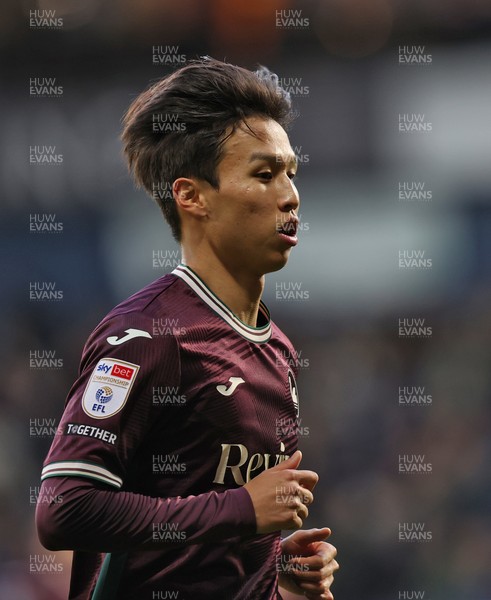 291125 - West Bromwich Albion v Swansea City - Sky Bet Championship - Eom Ji-sung of Swansea