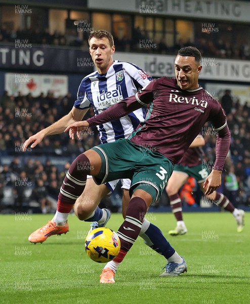 291125 - West Bromwich Albion v Swansea City - Sky Bet Championship - Adam Idah of Swansea and Krstian Bielik of WBA