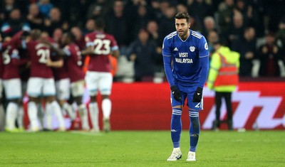 041218 - West Ham United v Cardiff City - Premier League - Dejected V�ctor Camarasa of Cardiff City