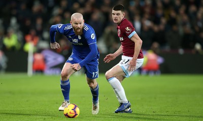 041218 - West Ham United v Cardiff City - Premier League - Aron Gunnarsson of Cardiff City