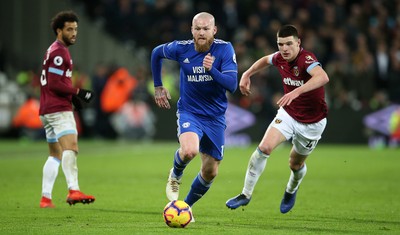 041218 - West Ham United v Cardiff City - Premier League - Aron Gunnarsson of Cardiff City