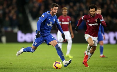 041218 - West Ham United v Cardiff City - Premier League - V�ctor Camarasa of Cardiff City