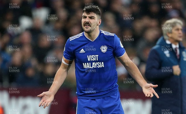 041218 - West Ham United v Cardiff City - Premier League - A frustrated Callum Paterson of Cardiff City