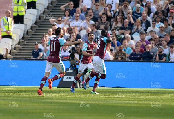 080417 - West Ham United v Swansea City - Premier League  -   Cheikhou Kouyate celebrates the first goal for West Ham  