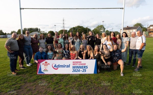 070625 - West Swansea Hawks - Sue Jones captain of West Swansea Hawks with the League Trophy as the team celebrate winning the Admiral Women’s West League Title
