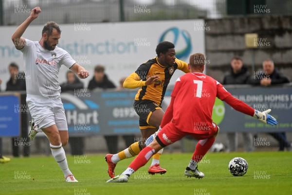 150725 - Weston-Super-Mare v Newport County - Preseason Friendly - Bobby Kamwa of Newport County takes the ball around the goalkeeper