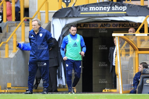 190817 - Wolverhampton Wanderers v Cardiff City, EFL Championship - Lee Tomlin of Cardiff City emerges from the tunnel for the second half
