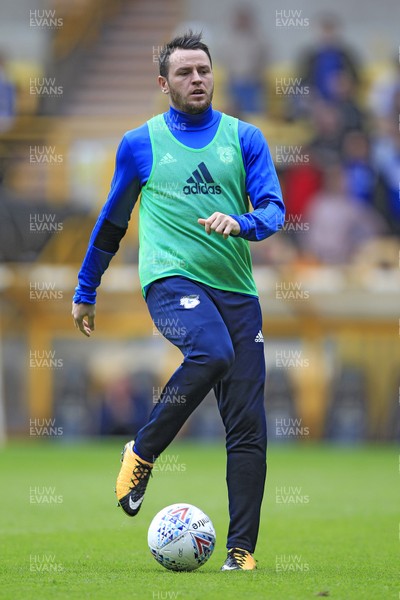 190817 - Wolverhampton Wanderers v Cardiff City, EFL Championship - Lee Tomlin of Cardiff City warms up at half time