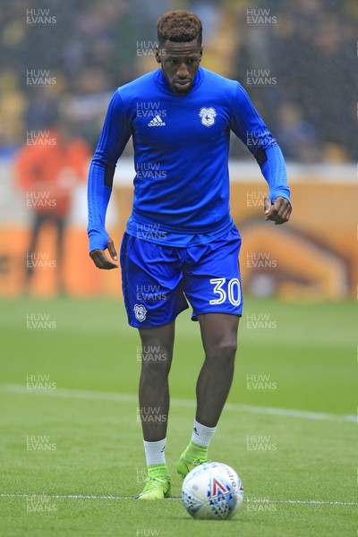 190817 - Wolverhampton Wanderers v Cardiff City, EFL Championship - Omar Bogle of Cardiff City warms up before the match