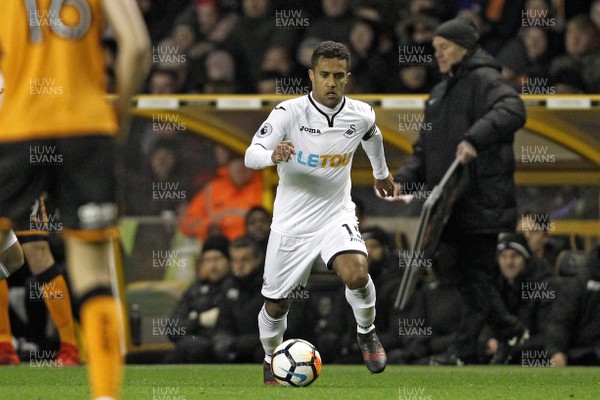 060118 - Wolverhampton Wanderers v Swansea City, FA Cup Third Round - Wayne Routledge of Swansea City in action