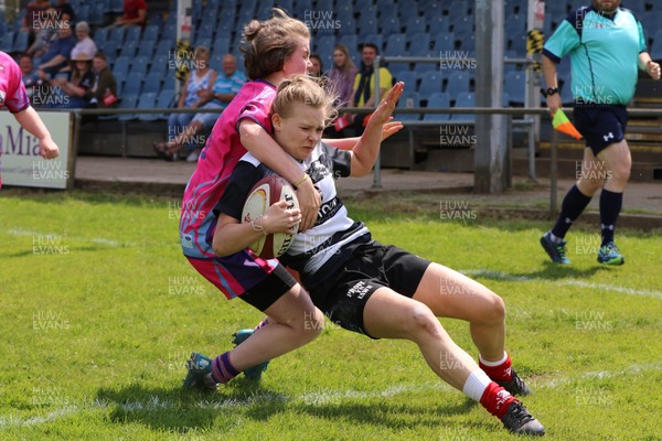 190518 - Women's National Super Cup Finals Day - Youth Cup Final, Nelson v Cardiff Quins - Cerys Hurenkamp of Nelson powers over to score try