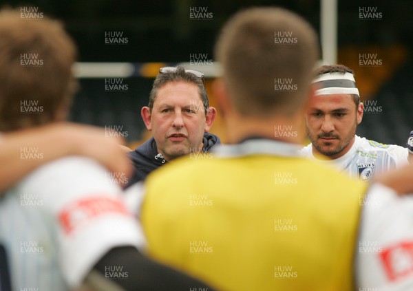 170813 Worcester v Cardiff Blues - Pre-season friendly -Blues' director of rugby Phil Davies leads the de-brief 