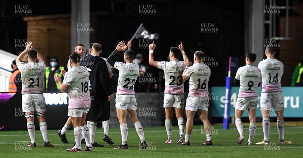 191220 - Worcester v Ospreys - European Rugby Challenge Cup - Ospreys players thank supporters at the end of the game