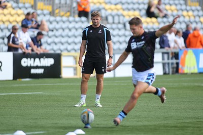 050926 - Worcester Warriors v Cardiff Rugby - Preseason Friendly -  Kicking coach of Cardiff Rugby Leigh Halfpenny oversees Callum Sheedy