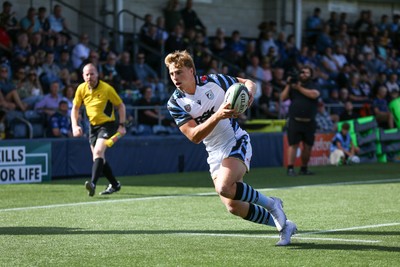 050926 - Worcester Warriors v Cardiff Rugby - Preseason Friendly - Jacob Beetham of Cardiff scores a try