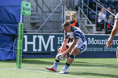 050926 - Worcester Warriors v Cardiff Rugby - Preseason Friendly - Harri millard of Cardiff scores a try