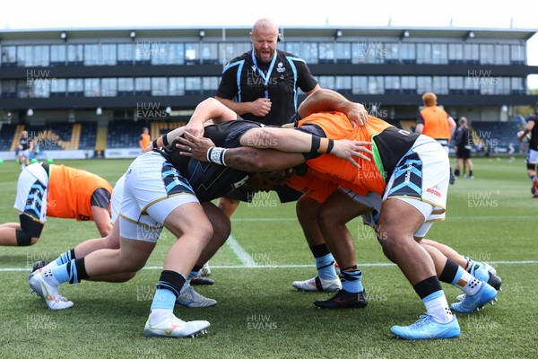 050926 - Worcester Warriors v Cardiff Rugby - Preseason Friendly - Forwards Coach of Cardiff Scott Andrews leads the front rows