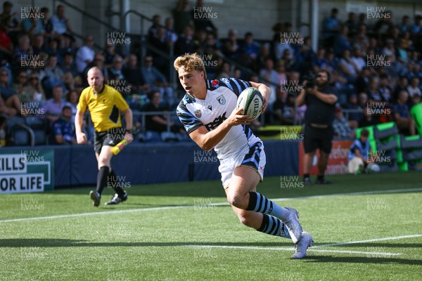 050926 - Worcester Warriors v Cardiff Rugby - Preseason Friendly - Jacob Beetham of Cardiff scores a try