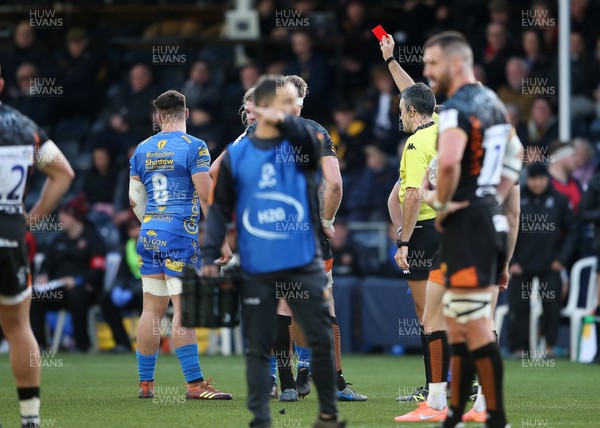 071219 - Worcester Warriors v Dragons - European Rugby Challenge Cup - Taine Basham of Dragons receives a red card from Referee Marius Mitrea