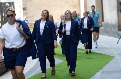 170825 - Women’s Rugby World Cup Welcome Ceremony - Wales’ Gwenllian Pyrs and Alex Callendar arrive at the Women’s Rugby World Cup welcome ceremony at Manchester Town Hall