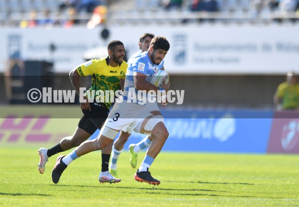 210122 - Argentina v Jamaica - HSBC World Rugby Sevens Series -  Argentina’s German Schulz makes for the line