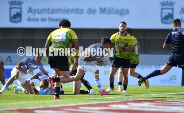 210122 - Argentina v Jamaica - HSBC World Rugby Sevens Series -  Argentina’s Lautaro Bazan Velez runs in to score try