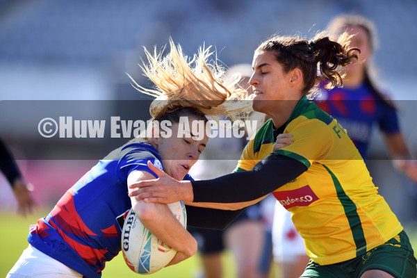 210122 - Brazil v France Women- HSBC World Rugby Sevens Series -  France’s Joanna Grisez is tackled by Aline Ribeiro Furtado
