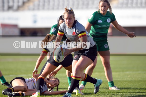 220122 - Belgium v Ireland Women - HSBC World Rugby Sevens Series -  Belgium’s Ciska De Grave passes the ball out
