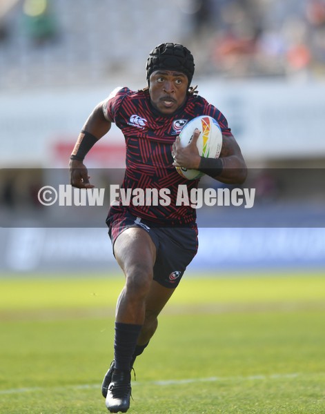 220122 - Argentina v USA - HSBC World Rugby Sevens Series -  USA’s Kevon Williams runs in to score try