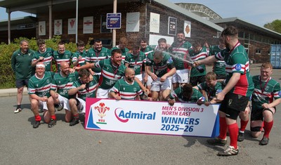 090526 - Wrexham 2nd XV - Admiral National League 3 North East Trophy Presentation - Wrexham celebrate winning the league