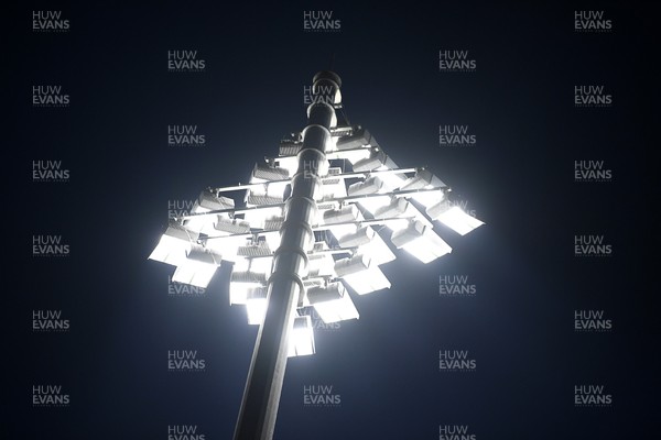 281025 - Wrexham v Cardiff City - Carabao Cup Round 4 - A floodlight at the Stok Cae Ras