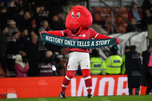 281025 - Wrexham v Cardiff City - Carabao Cup Round 4 - Wrexham mascot